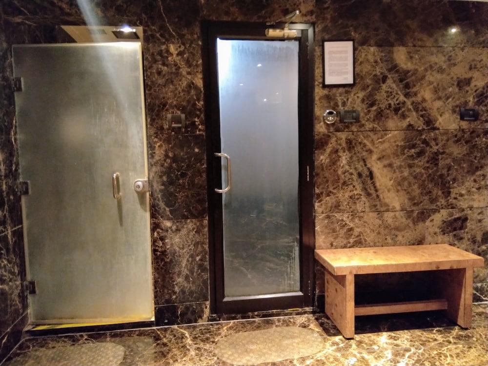 海得拉巴 海德拉巴贝甘佩特维万塔旅馆酒店 外观 照片 A shower room