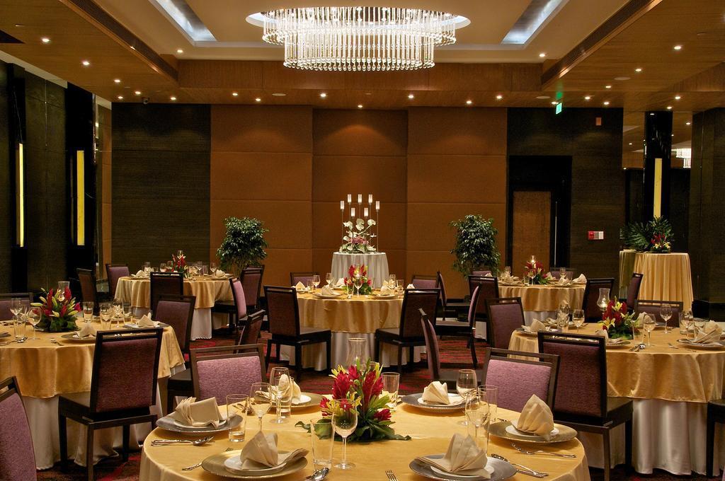 海得拉巴 海德拉巴贝甘佩特维万塔旅馆酒店 外观 照片 The Imperial Hall