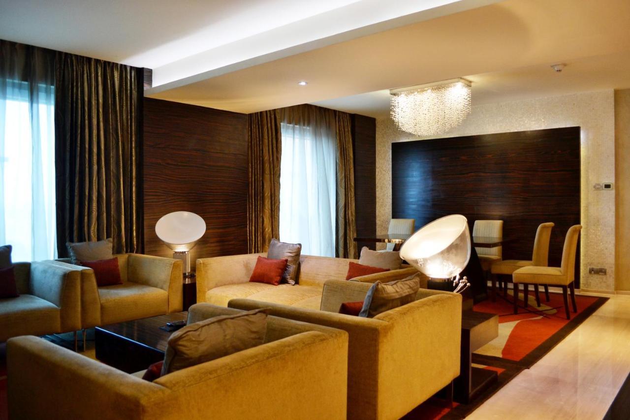 海得拉巴 海德拉巴贝甘佩特维万塔旅馆酒店 外观 照片 The interior of a suite at the hotel